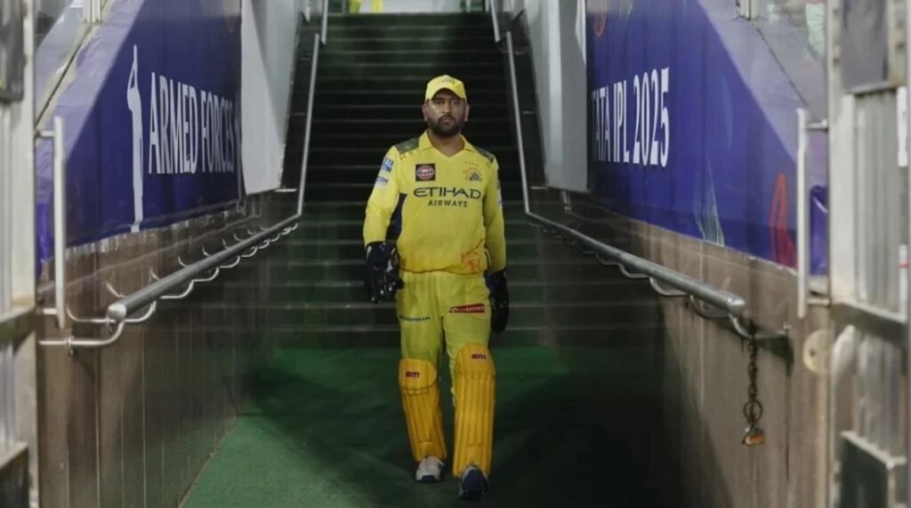 MS Dhoni Retirement? 44 साल के CSK दिग्गज का चेपॉक में भावुक चक्कर, फैंस की आंखें हुई नम