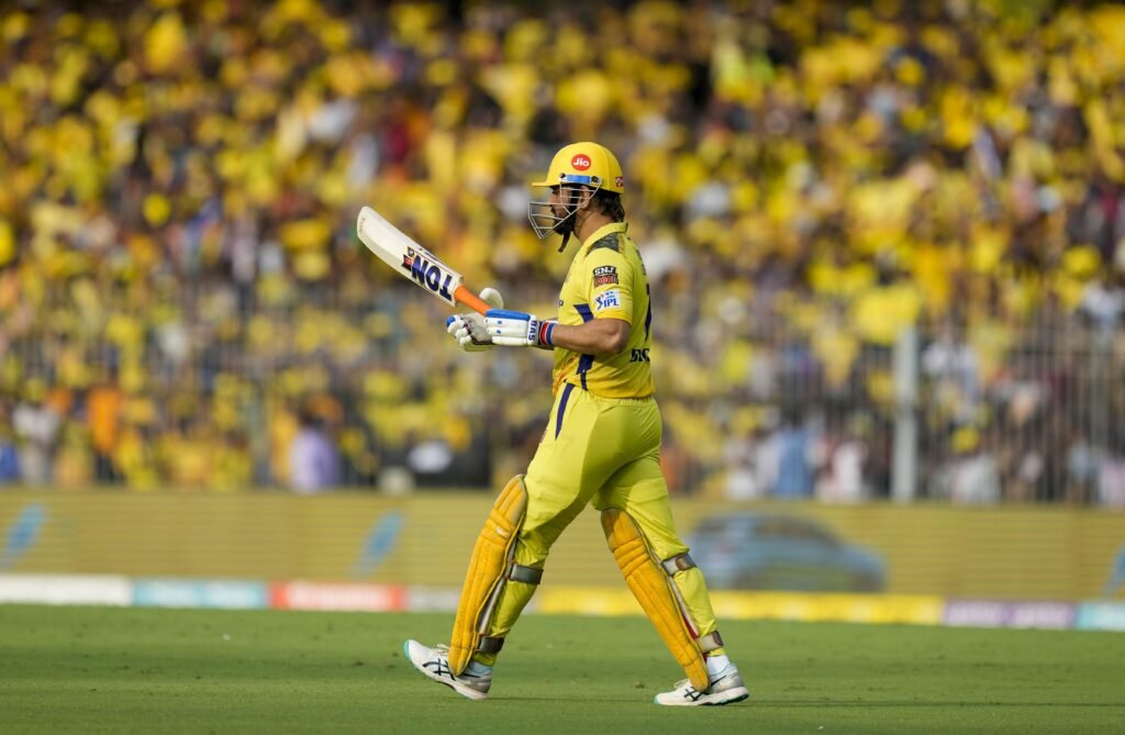 MS Dhoni Retirement? 44 साल के CSK दिग्गज का चेपॉक में भावुक चक्कर, फैंस की आंखें हुई नम