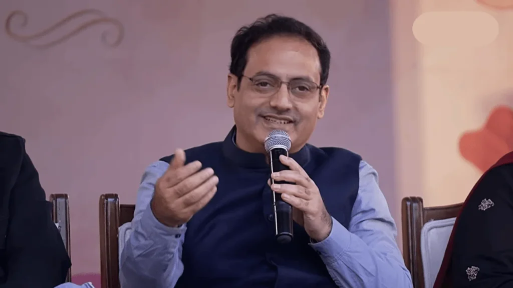 Who Is Vikas Divyakirti?